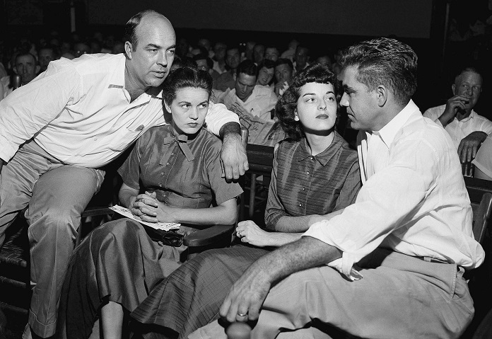 Carolyn Bryant (R) with her husband, Roy Sr., during his trial