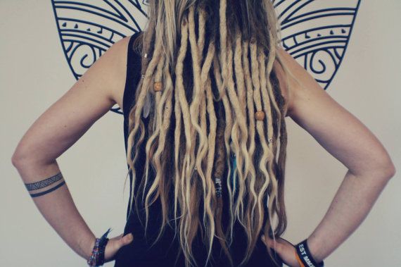 Long dreadlocks with loose ends