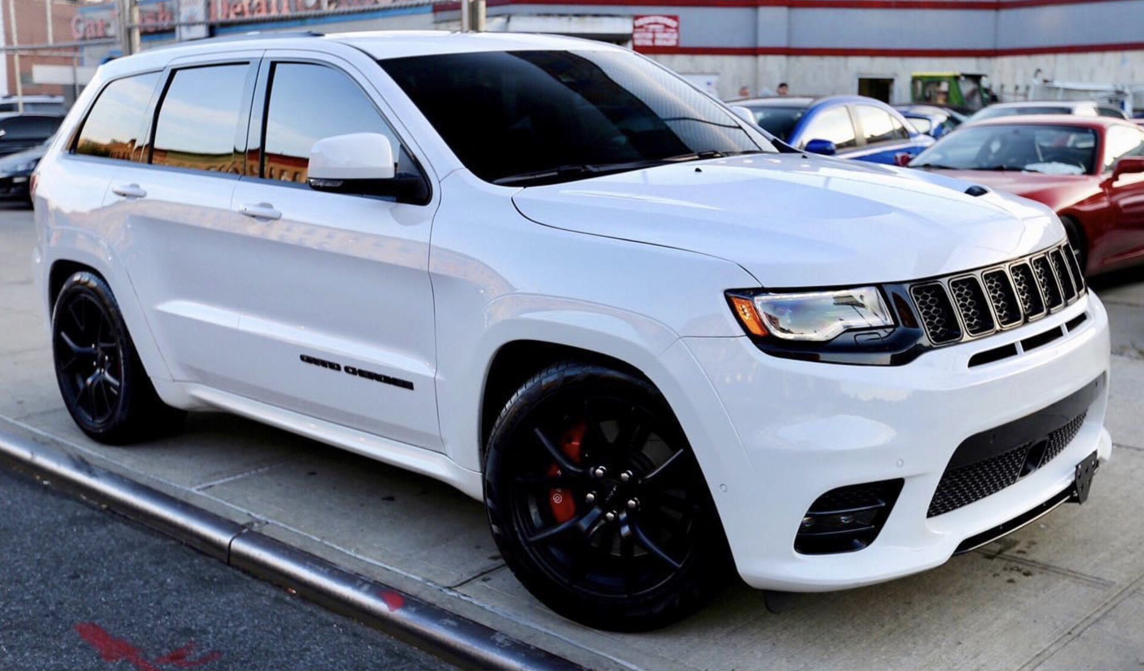 Jeep Grand Cherokee SRT, Oupa Manyisa