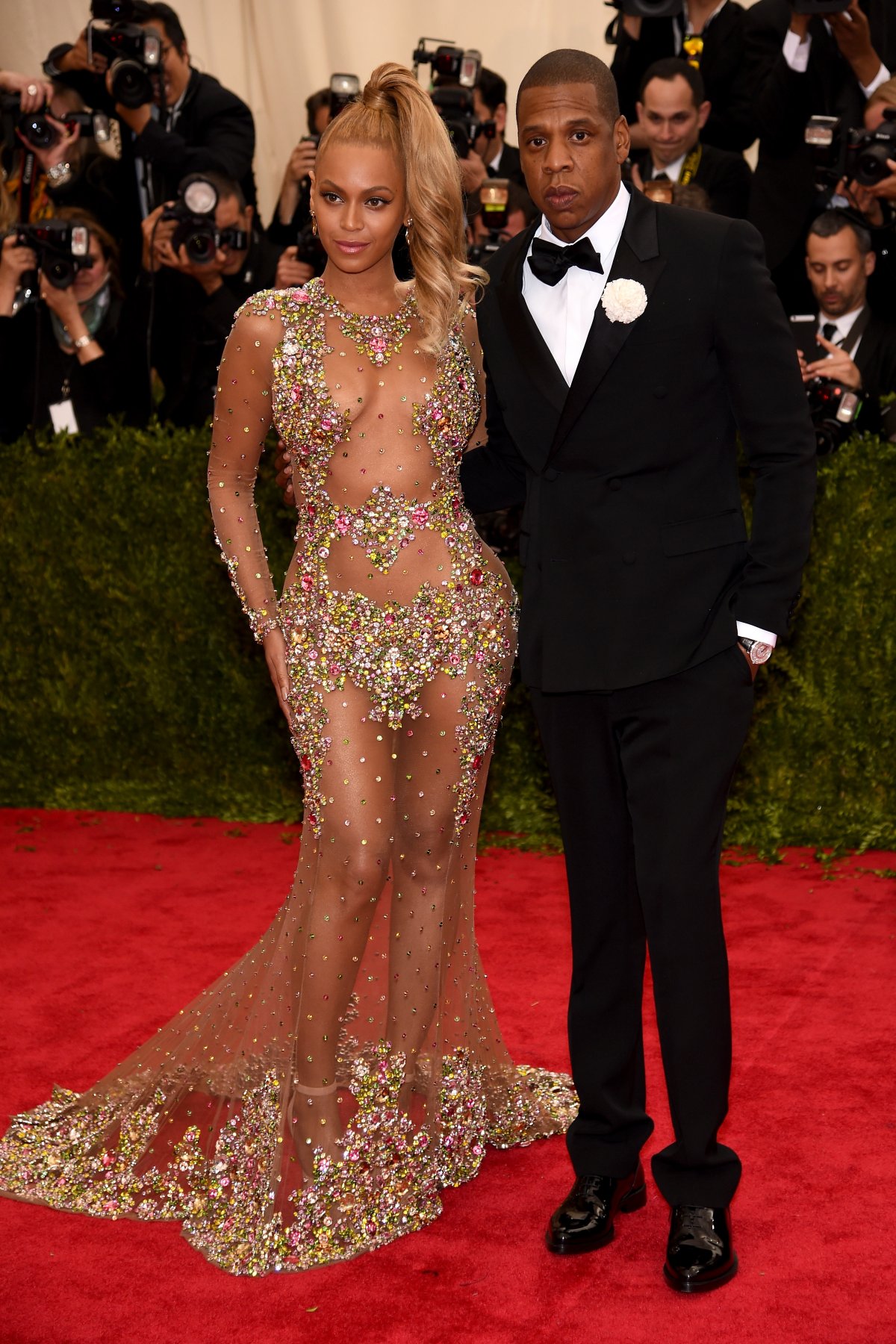 jay-z-and-beyonc-in-givenchy-made-quite-the-entrance